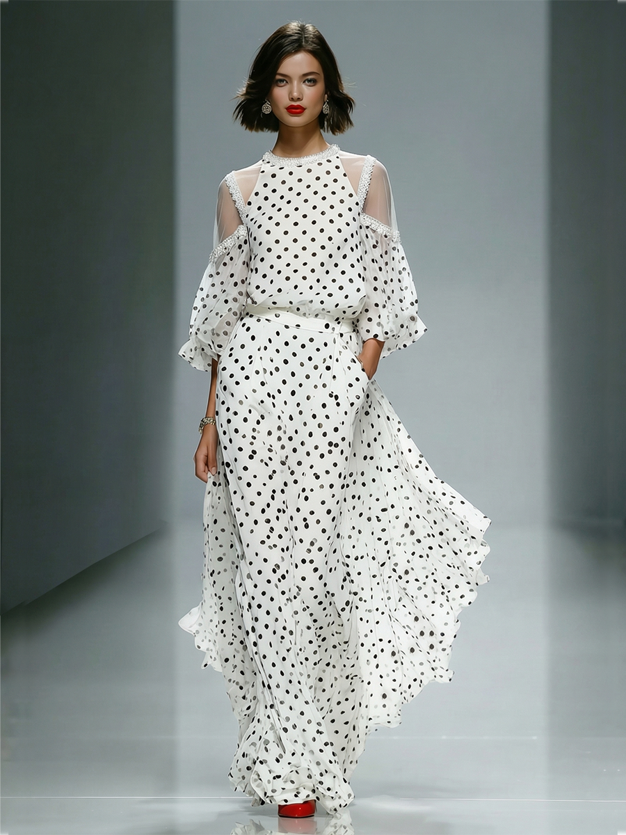 Weißes Damen-Chiffonkleid mit Polka-Dots, transparenten Puffärmeln mit Cut-outs an den Schultern und zeitlos-elegantem Retro-Stil