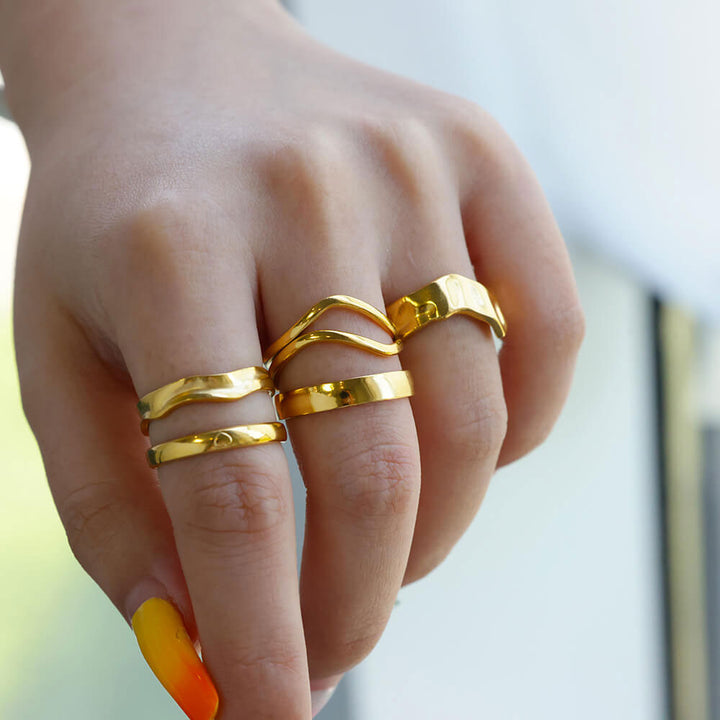 Leiannora | Anillo Love de Oro 18K