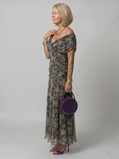 Calen | Off-shoulder flydende midi-kjole