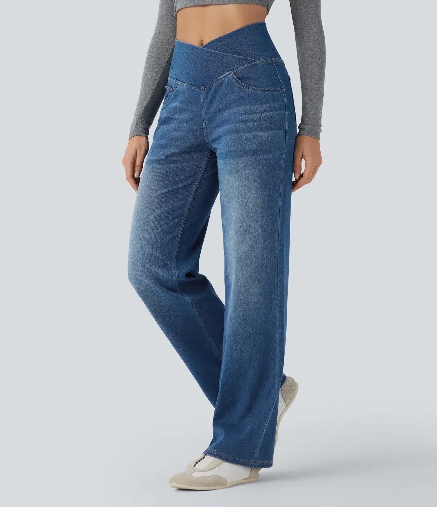 Jeans casual de pierna recta UltraStretch™ con bolsillos, cintura alta cruzada y control de abdomen