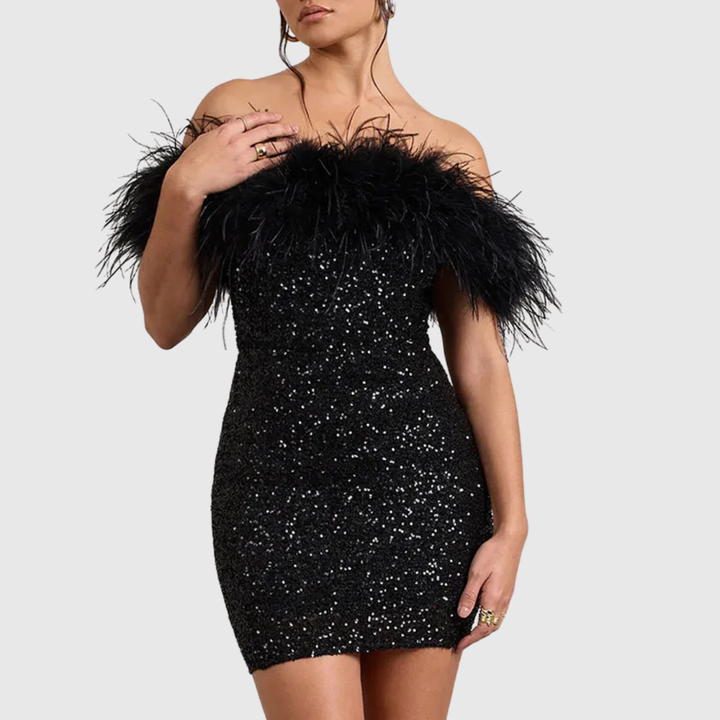 ADRIANA | Elegant glitrende off-shoulder kjole
