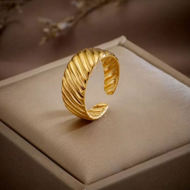 Zayalynne | Anel em Ouro 18K