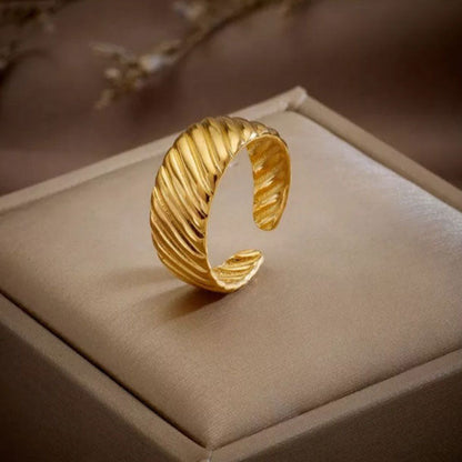 Zayalynne | Anel em Ouro 18K