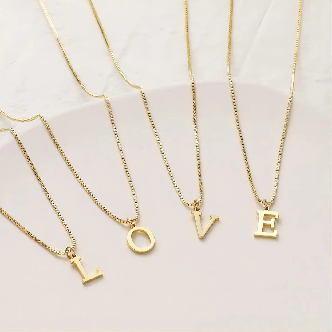 Enzhalynne | Collar con Iniciales Oro 18K
