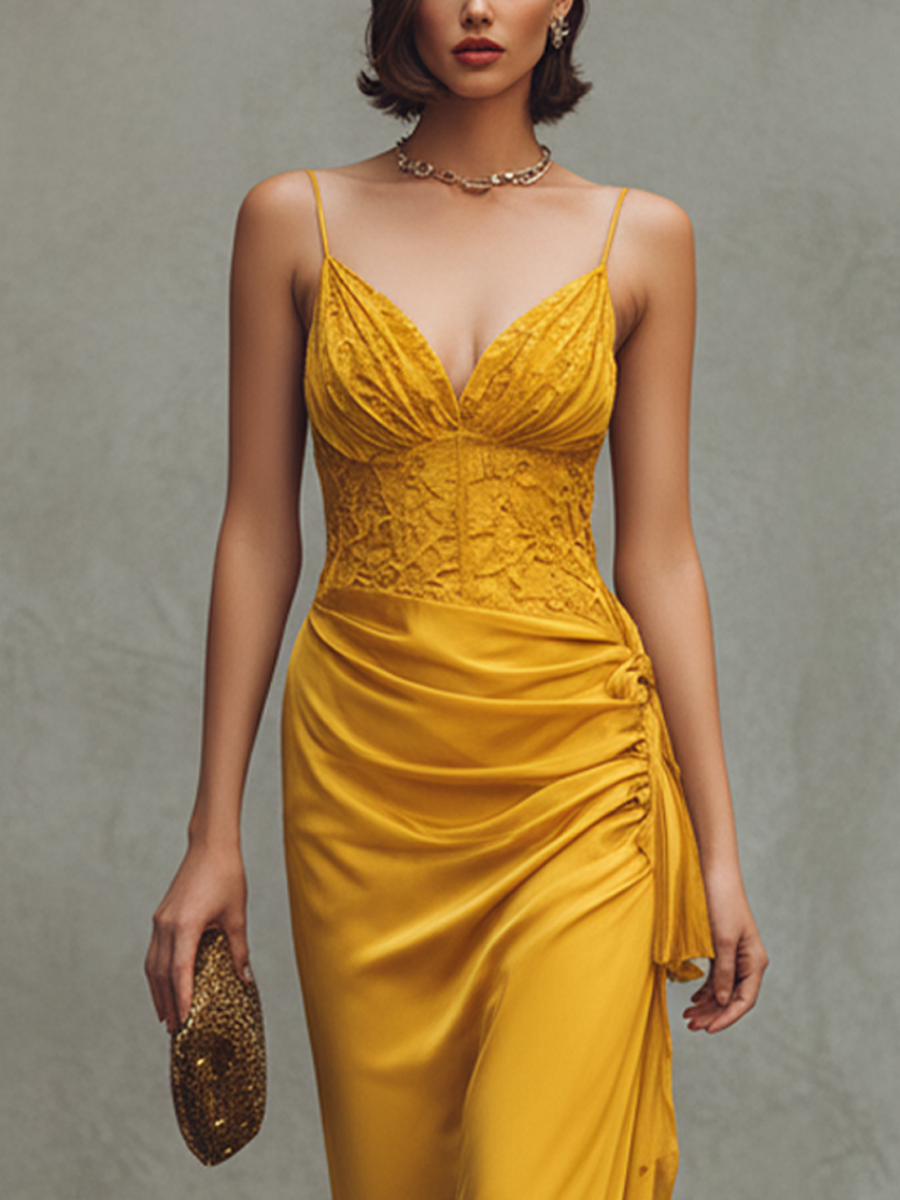 Vestido longo feminino amarelo de cetim elástico e renda, com alças finas