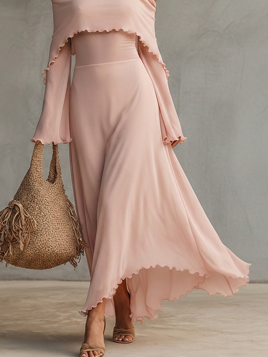 Damenkleid aus Blush-Chiffon mit Neckholder und Cut-out-Ärmeln im zeitlosen Boho-eleganten Stil
