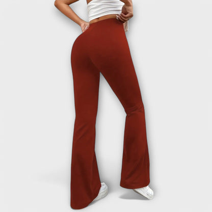 Serena - Calça Relaxada com Perna Flare