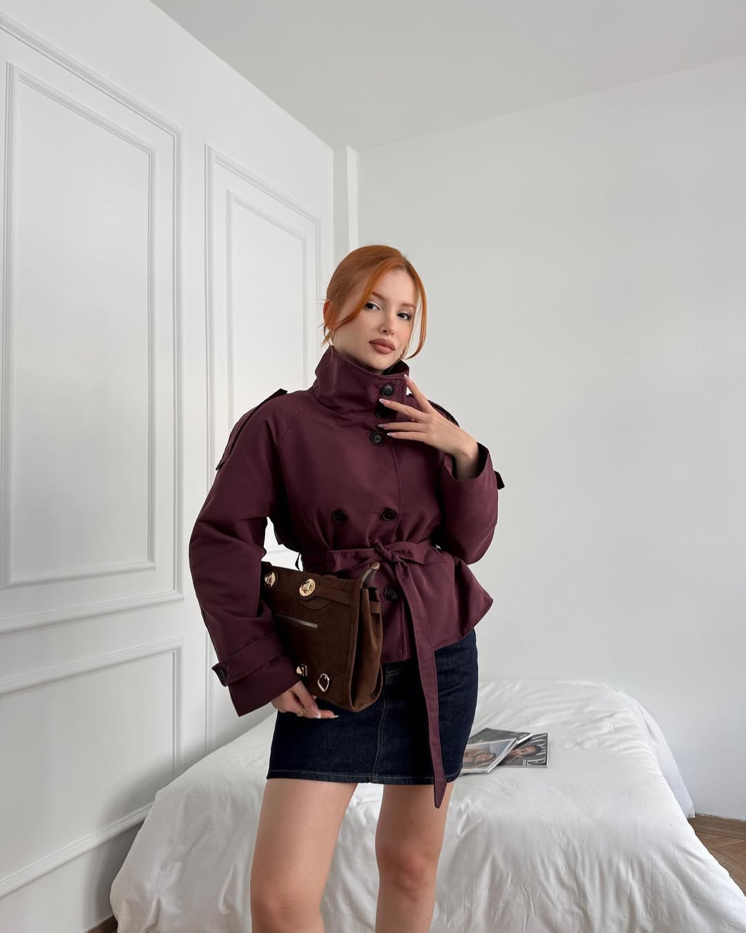 Alzea – Kurz geschnittener Trenchcoat mit Gürtel