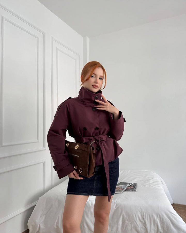 Alzea – Kurz geschnittener Trenchcoat mit Gürtel