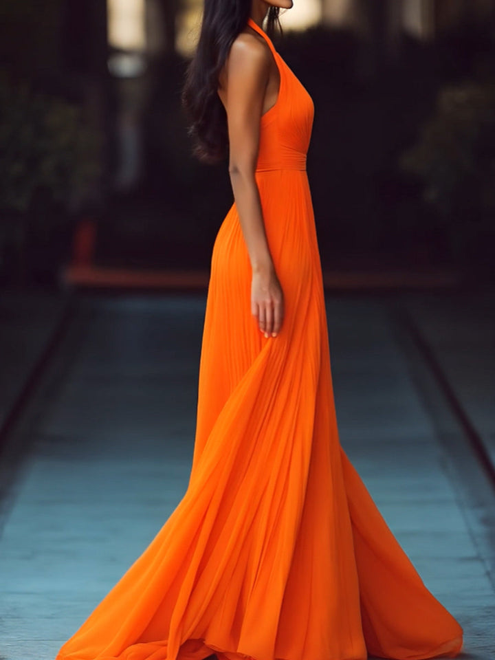 VESPERINA | Vestido maxi plisado halter con escote en V