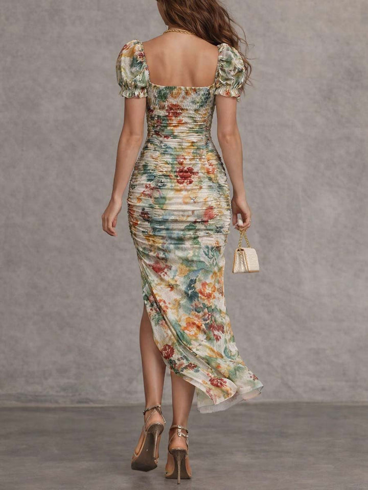 Vestido Midi Floral Retrô e Elegante com Decote Quadrado e Franzido