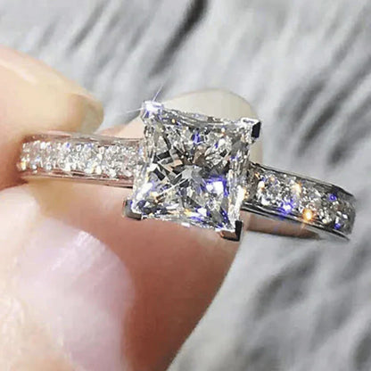 Leontina Gualtieri-ring | Hvidguld