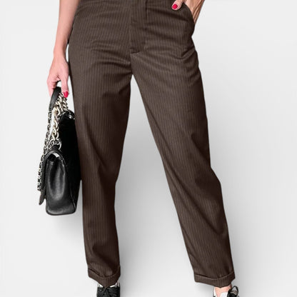 MATHILDA | ELEGANTE, FIGURSCHMEICHELNDE HOSE MIT STREIFEN