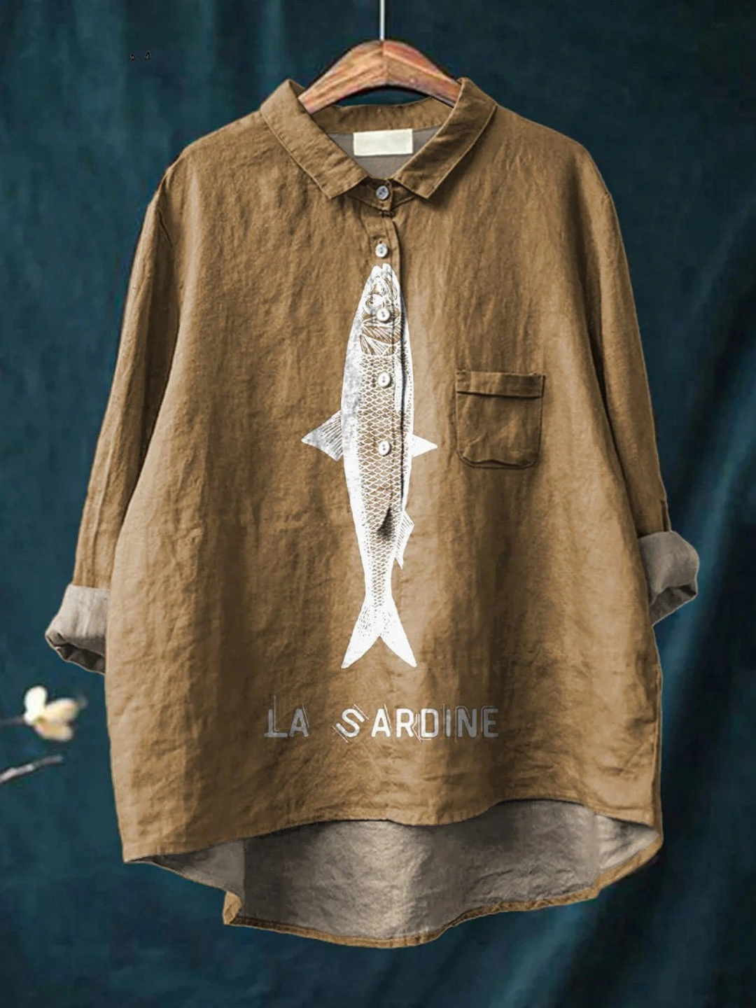Sophie | Camisa Casual Feminina com Estampa Gráfica de Peixe Sardinha