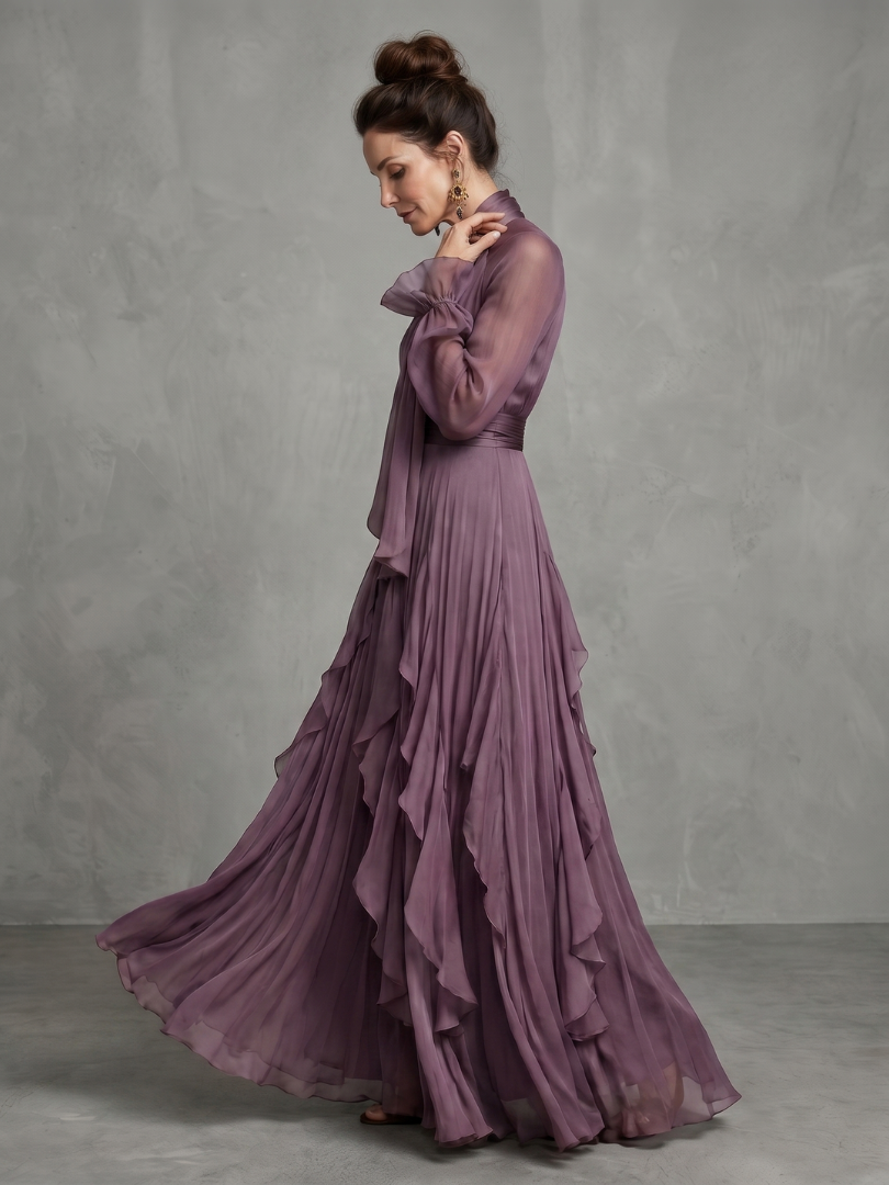 Demetria | Vestido maxi de volantes con cuello atado y capas