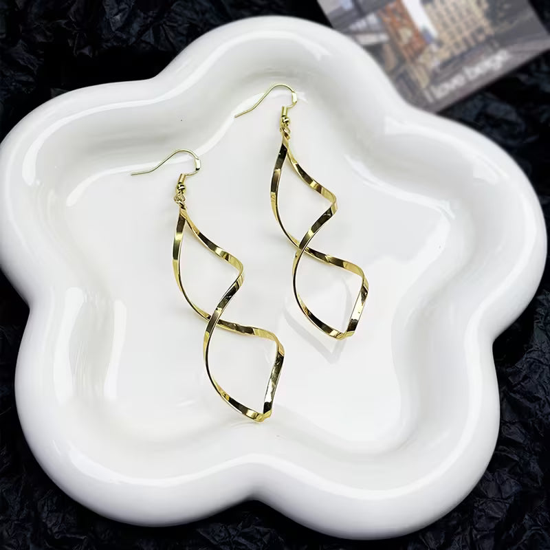 Spiral-Ohrringe mit Anhänger | Gold