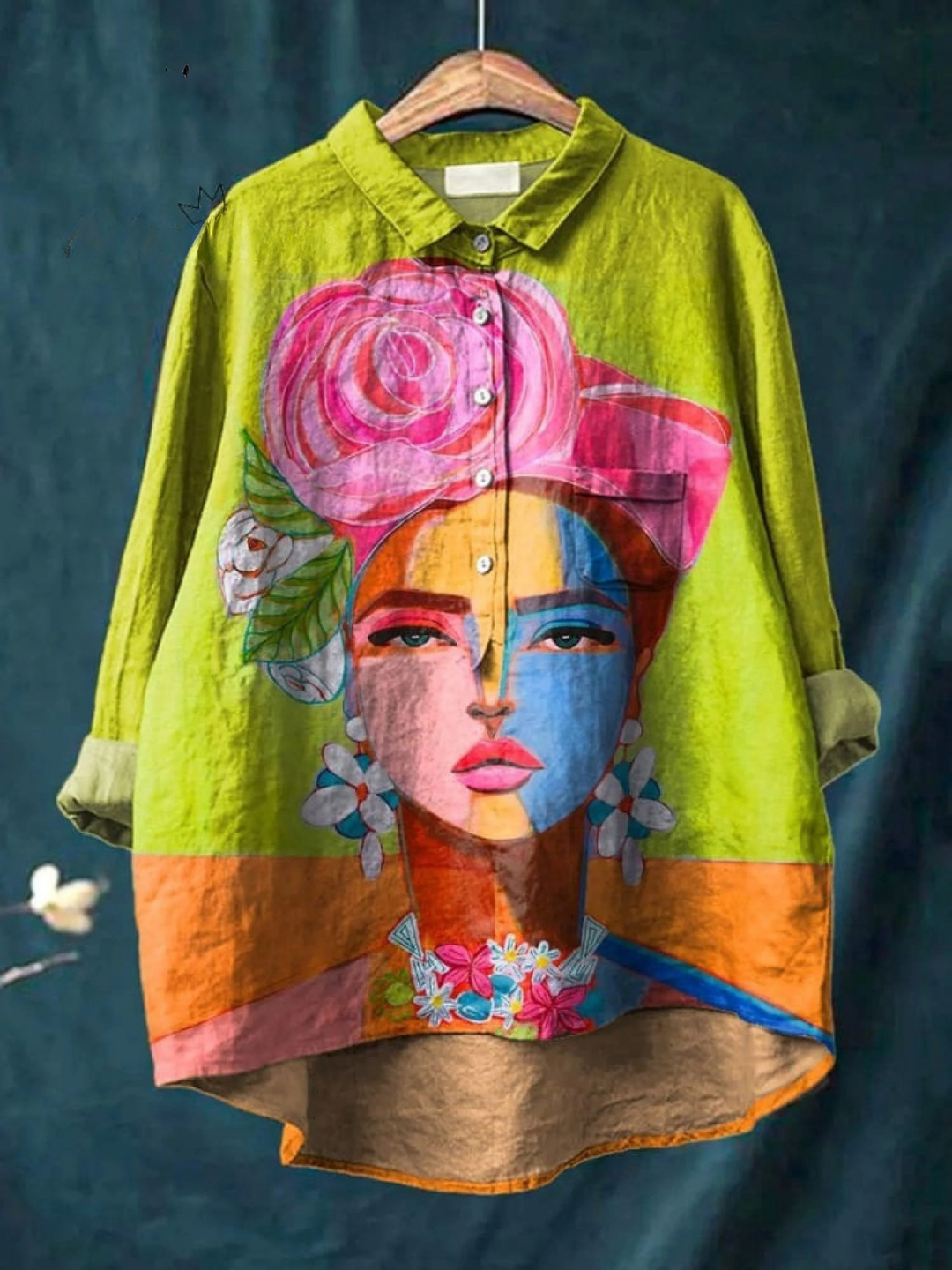 Amber | Camisa casual para mujer con retrato de Freda impreso en pintura al óleo