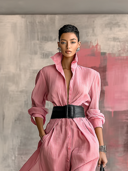 Vestido camisa feminino longo, de cor lisa, com lapela, mangas compridas, abotoamento simples e cinto