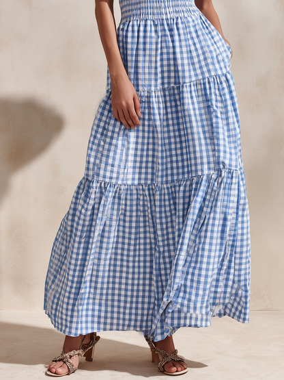 Blaues Damen-Maxikleid mit Gingham-Muster, Carmen-Ausschnitt, Puffärmeln und gestuftem Rock