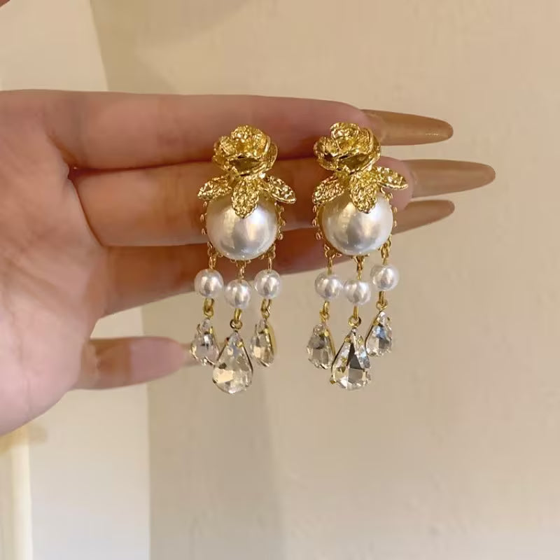 Ivoria Perlen-Tautropfen-Ohrringe | Gold