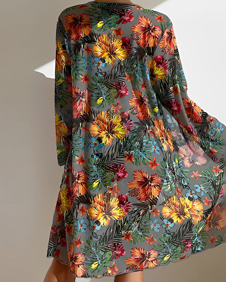 Flora | Conjunto de Biquíni Estampa Tropical com Saída de Praia