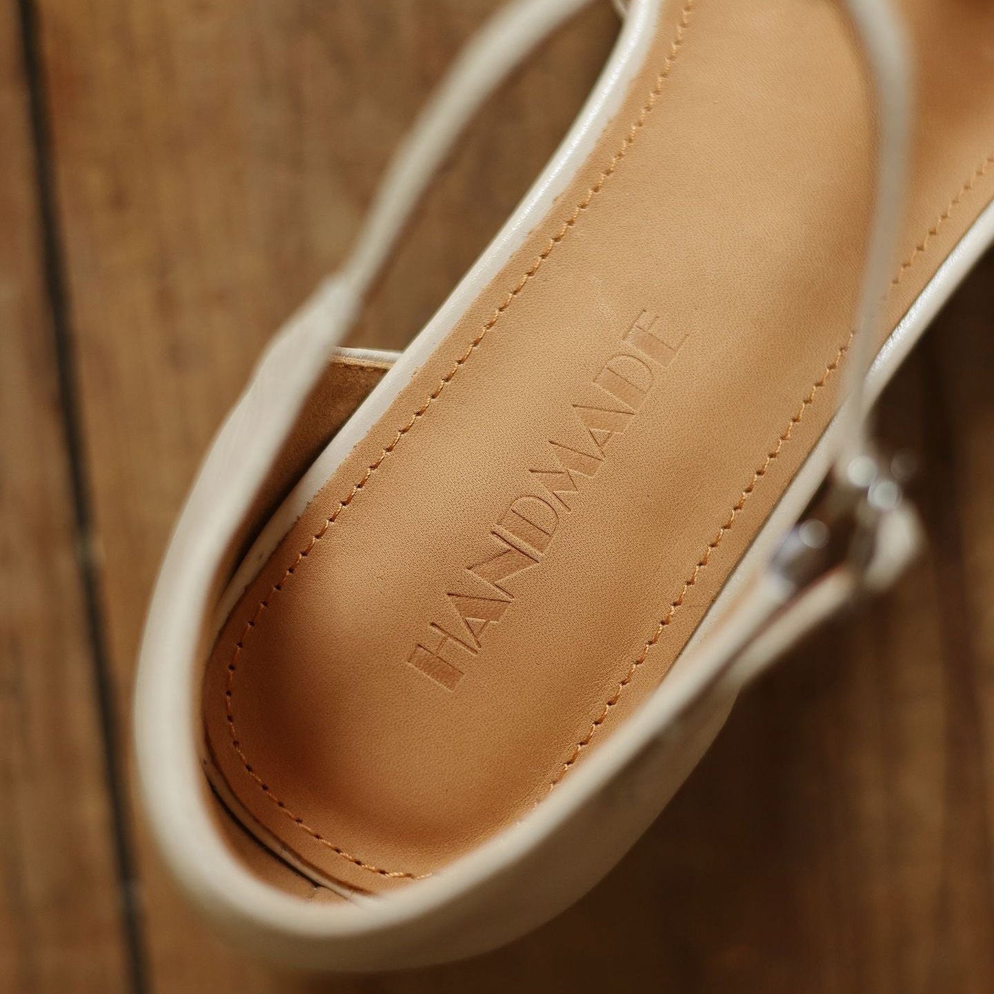 Elowen Leder T-Riemchen Pumps