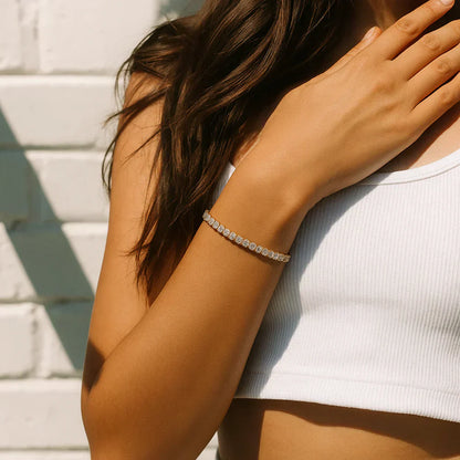 Pulsera de tenis de oro con moissanita