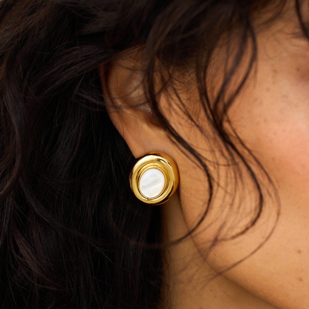 Ameliyana | Pendientes de botón en oro de 18k