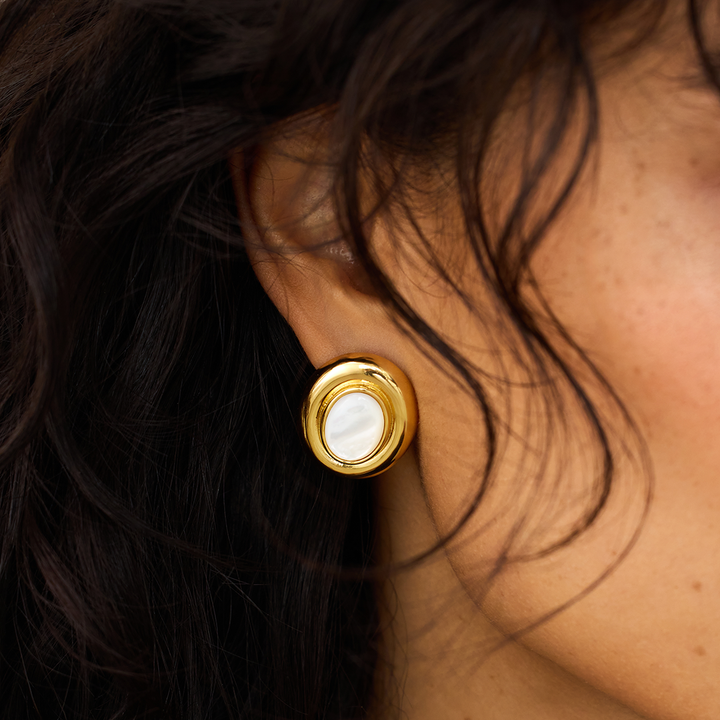 Ameliyana | Pendientes de botón en oro de 18k