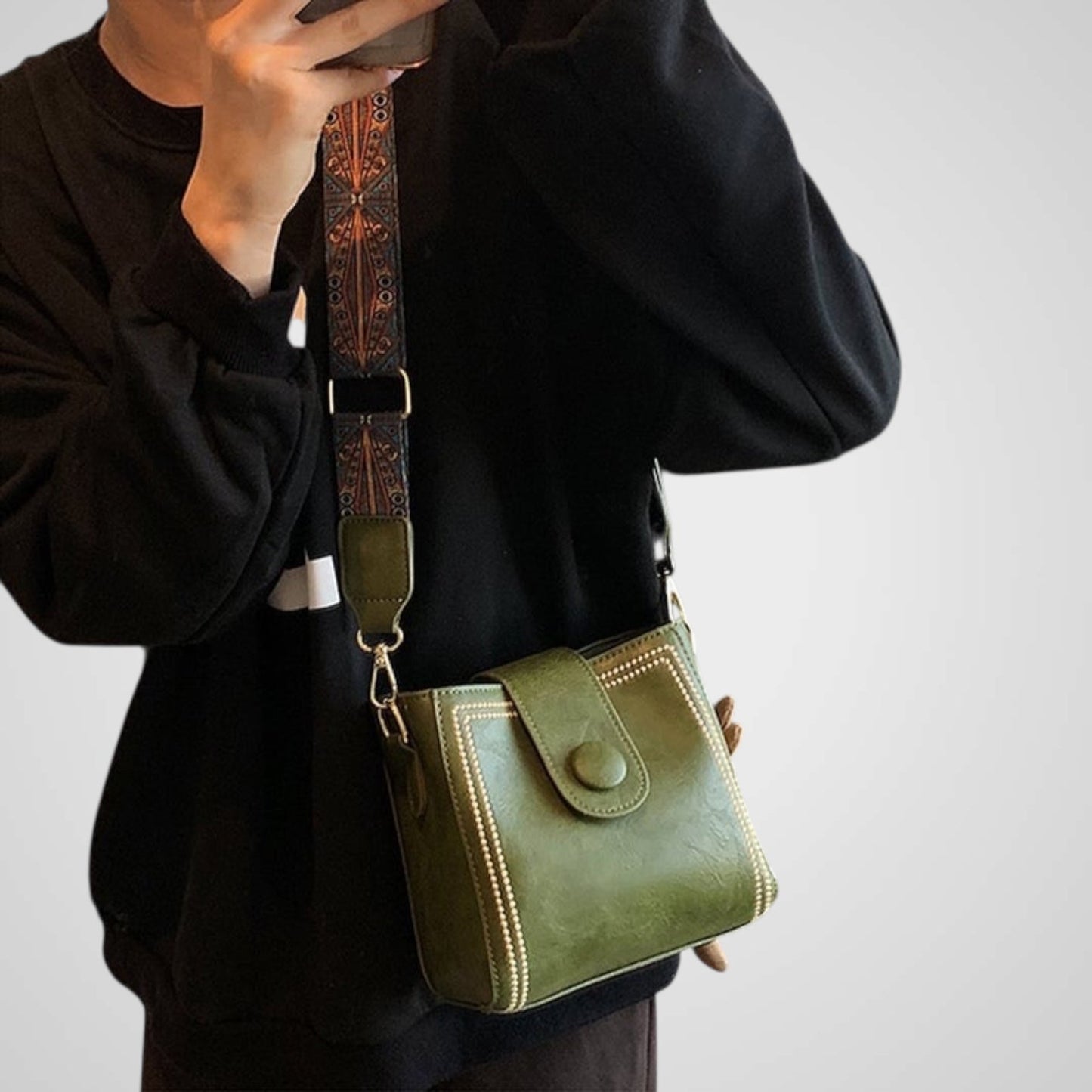 Urin | Retro-Tasche mit verstellbarem breitem Schulterriemen