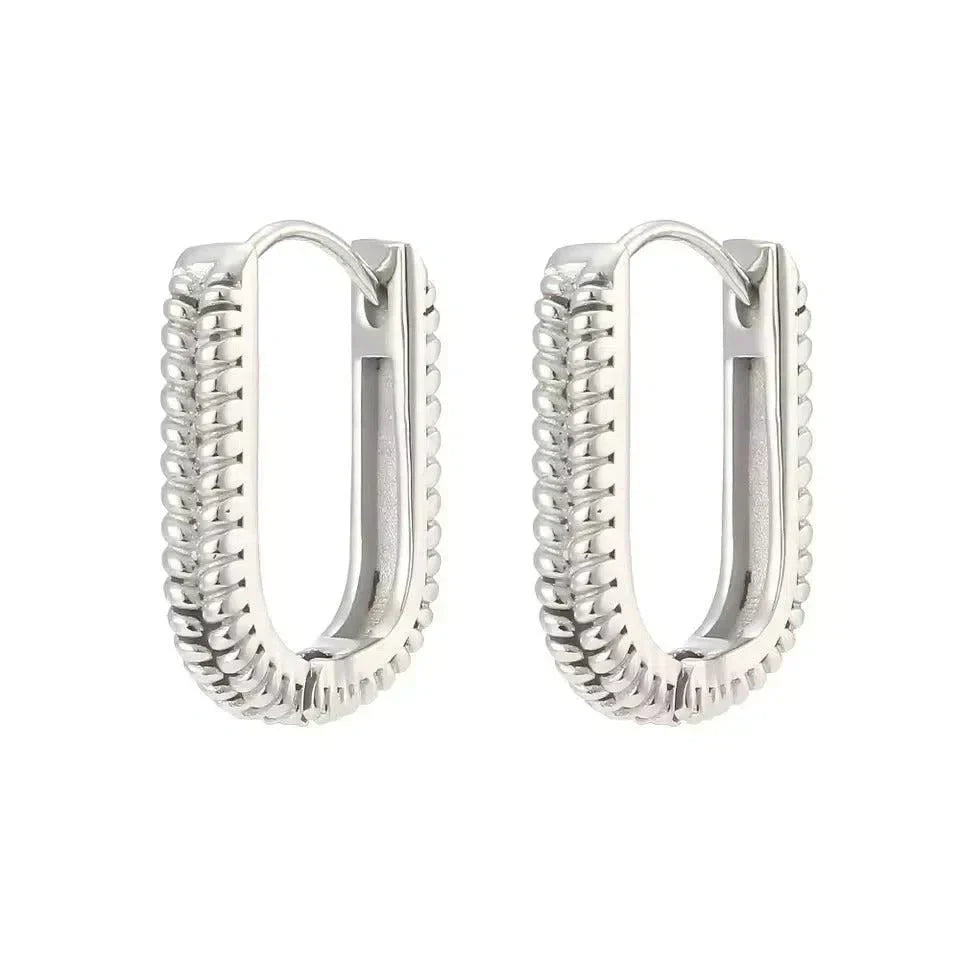 Kaëra | Brincos de Argola Oval em Estilo Contemporâneo