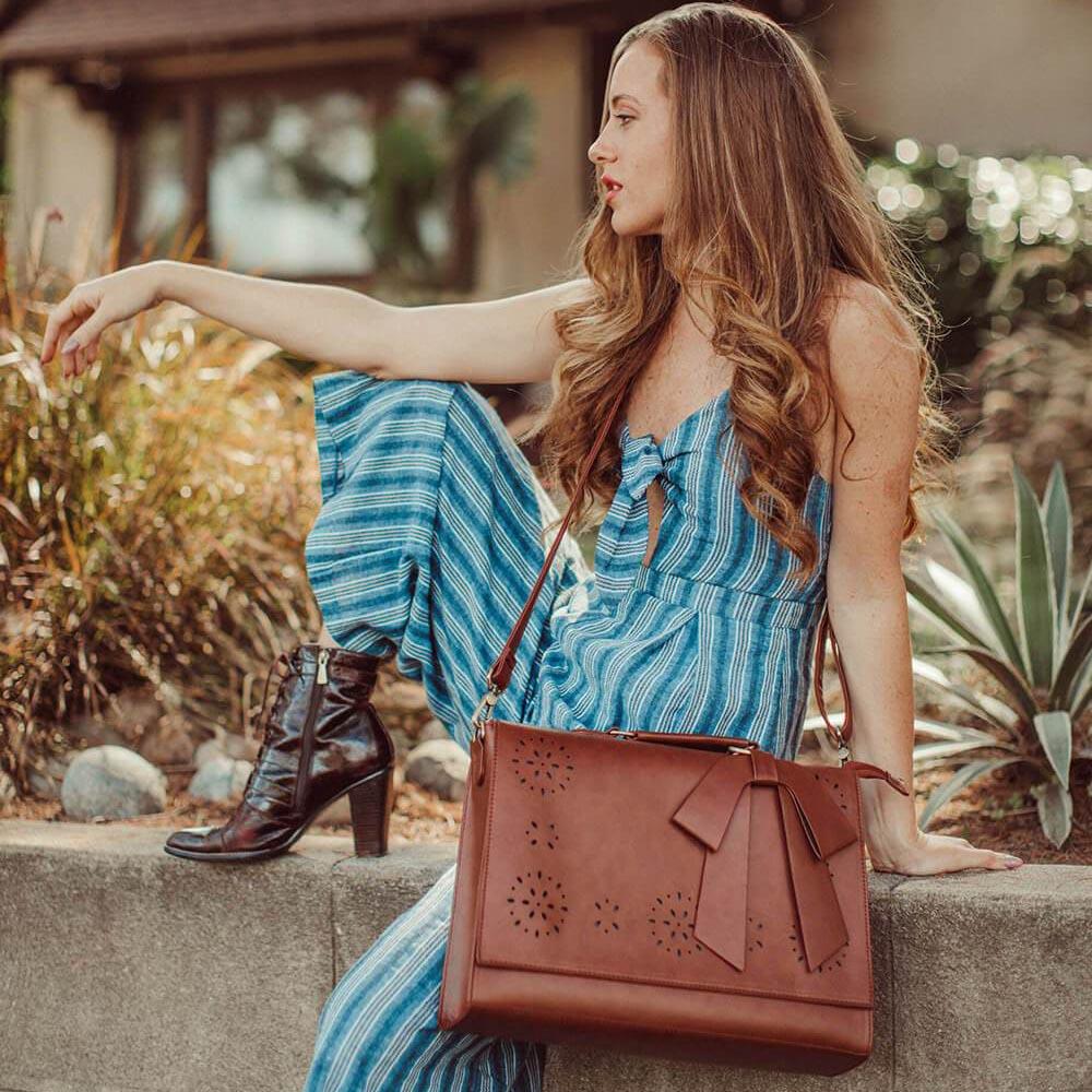 Bolso Elegante con Lazo de Monika