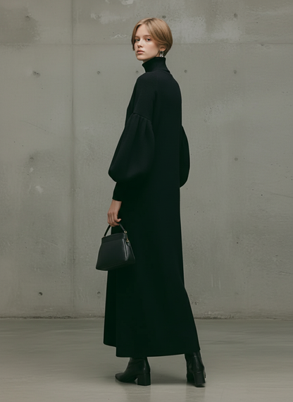 Moderne sort sweatshirt-maxikjole til kvinder med rullekrave og pufærmer