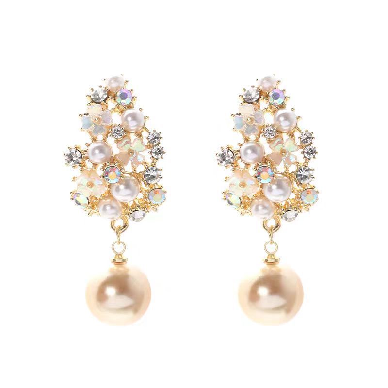 Elegante Blumen-Perlenohrringe | Gold