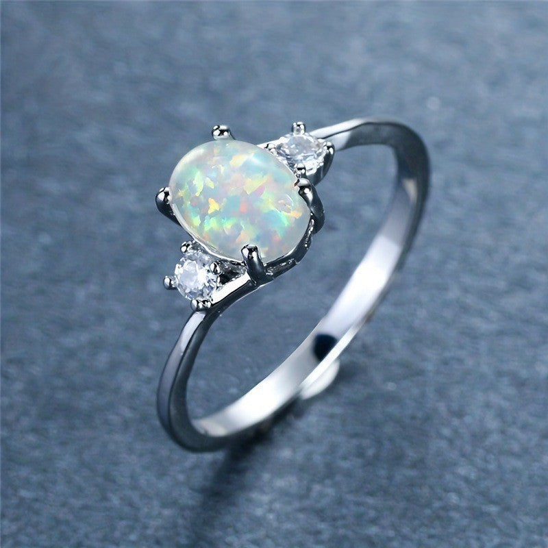 Opal-Ring „Embrace“ | Weißgold