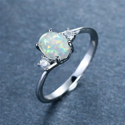 Opal-Ring „Embrace“ | Weißgold