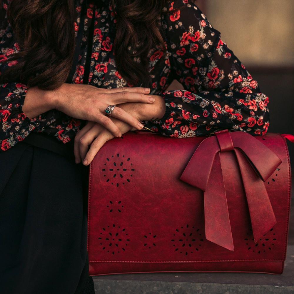 Bolso Elegante con Lazo de Monika