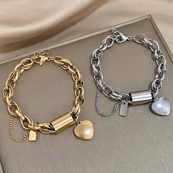 KLUNKERNDES GOLDHERZ-ARMBAND