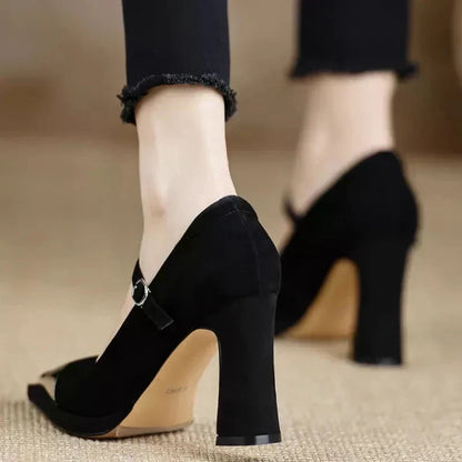 Mora elegante pumps