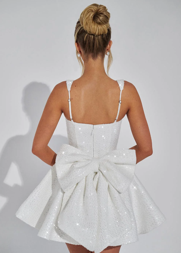 ROMY | VESTIDO DESLUMBRANTE COM LAÇO