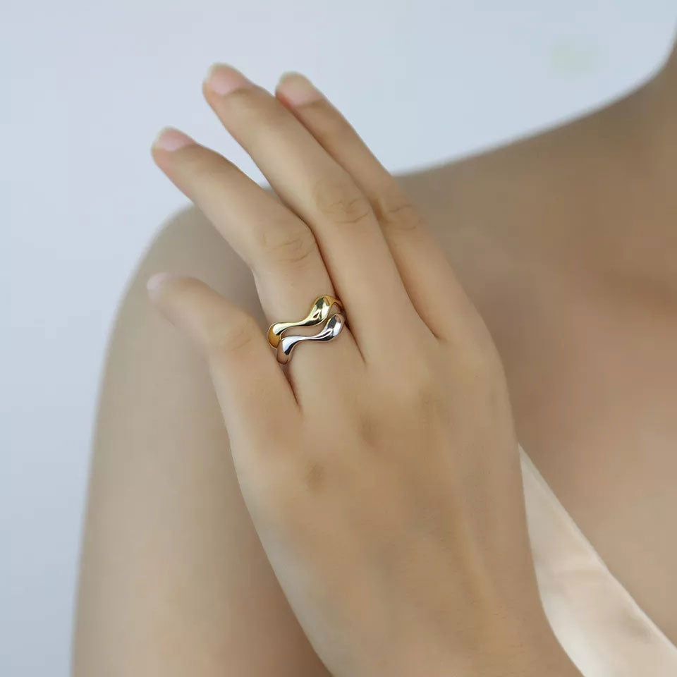 Carisseya | Anillo Wave de Oro 18K