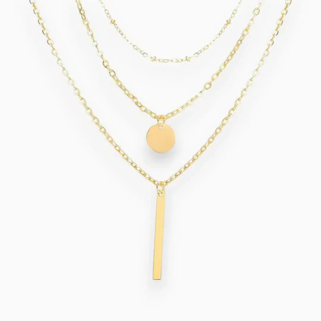Zénévia | Colar Dourado com Design em Camadas