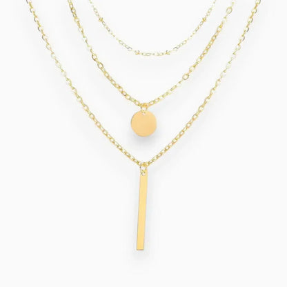 Zénévia | Colar Dourado com Design em Camadas