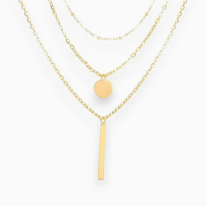 Zénévia | Colar Dourado com Design em Camadas