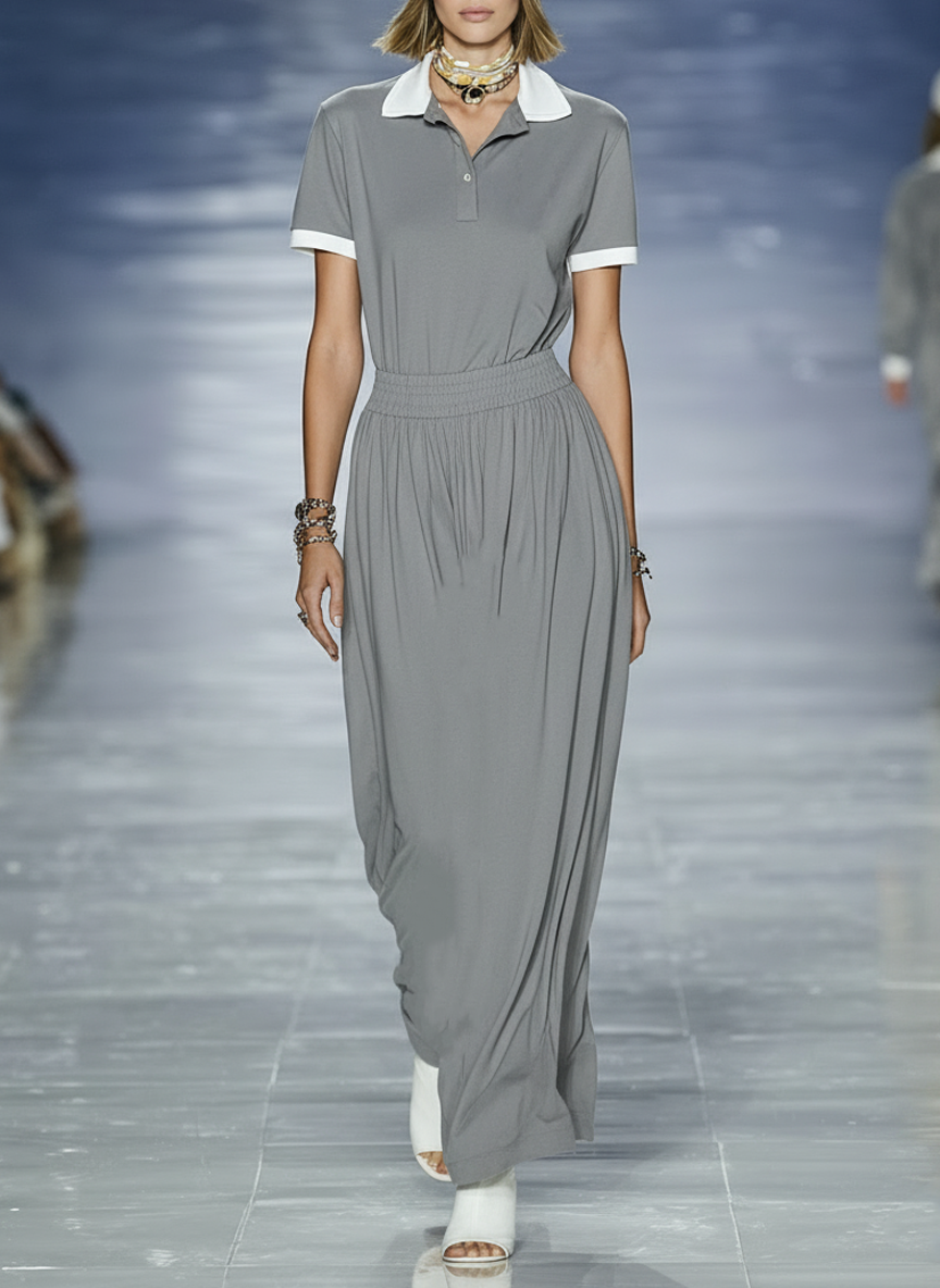 Langes Damen-Maxikleid aus elastischem Strick mit Polokragen und kurzen Ärmeln im Casual-Stil