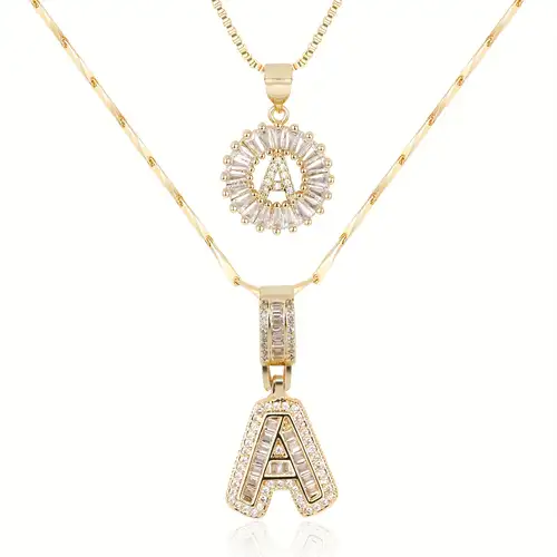 Conjunto de collares con inicial y pavé | Dorado