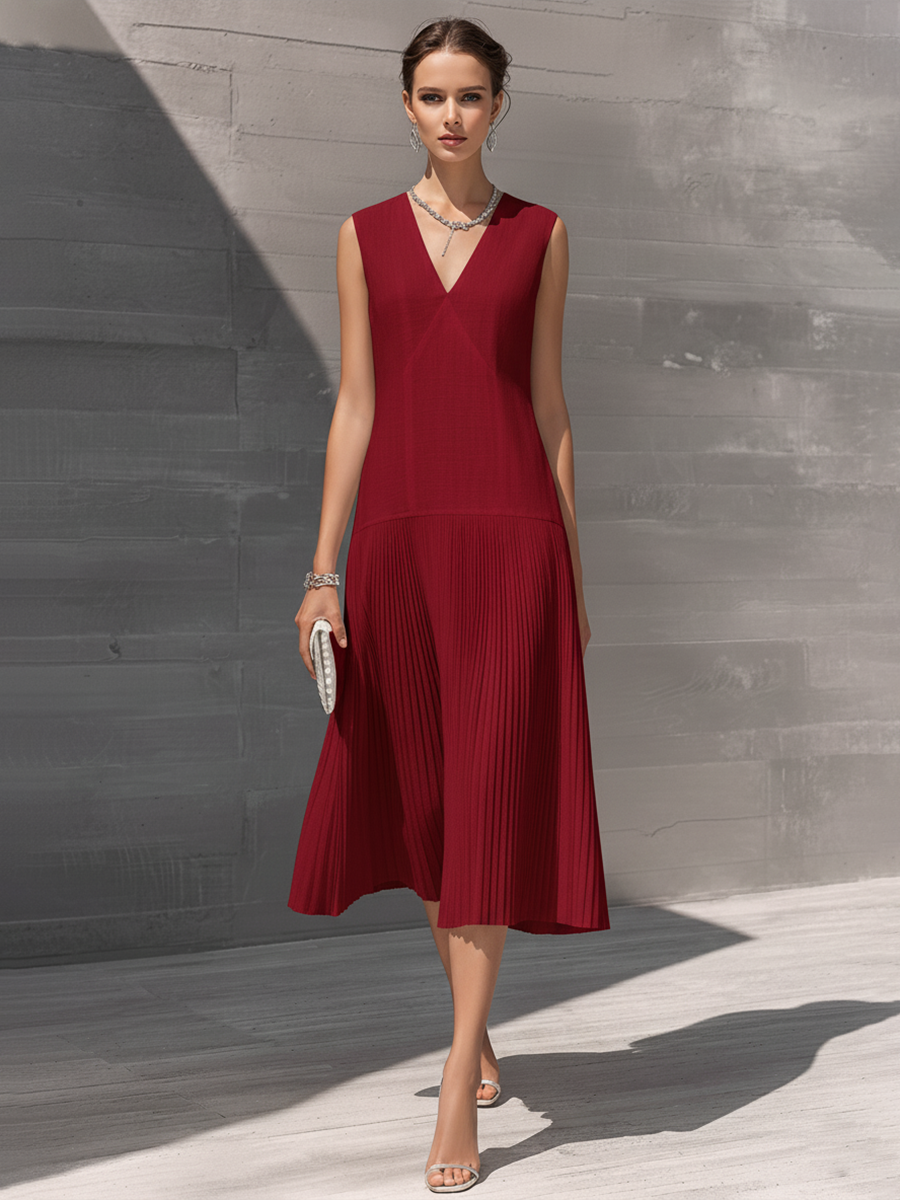 Burgunderfarbenes ärmelloses Damen-Midikleid mit V-Ausschnitt und plissiertem Saum
