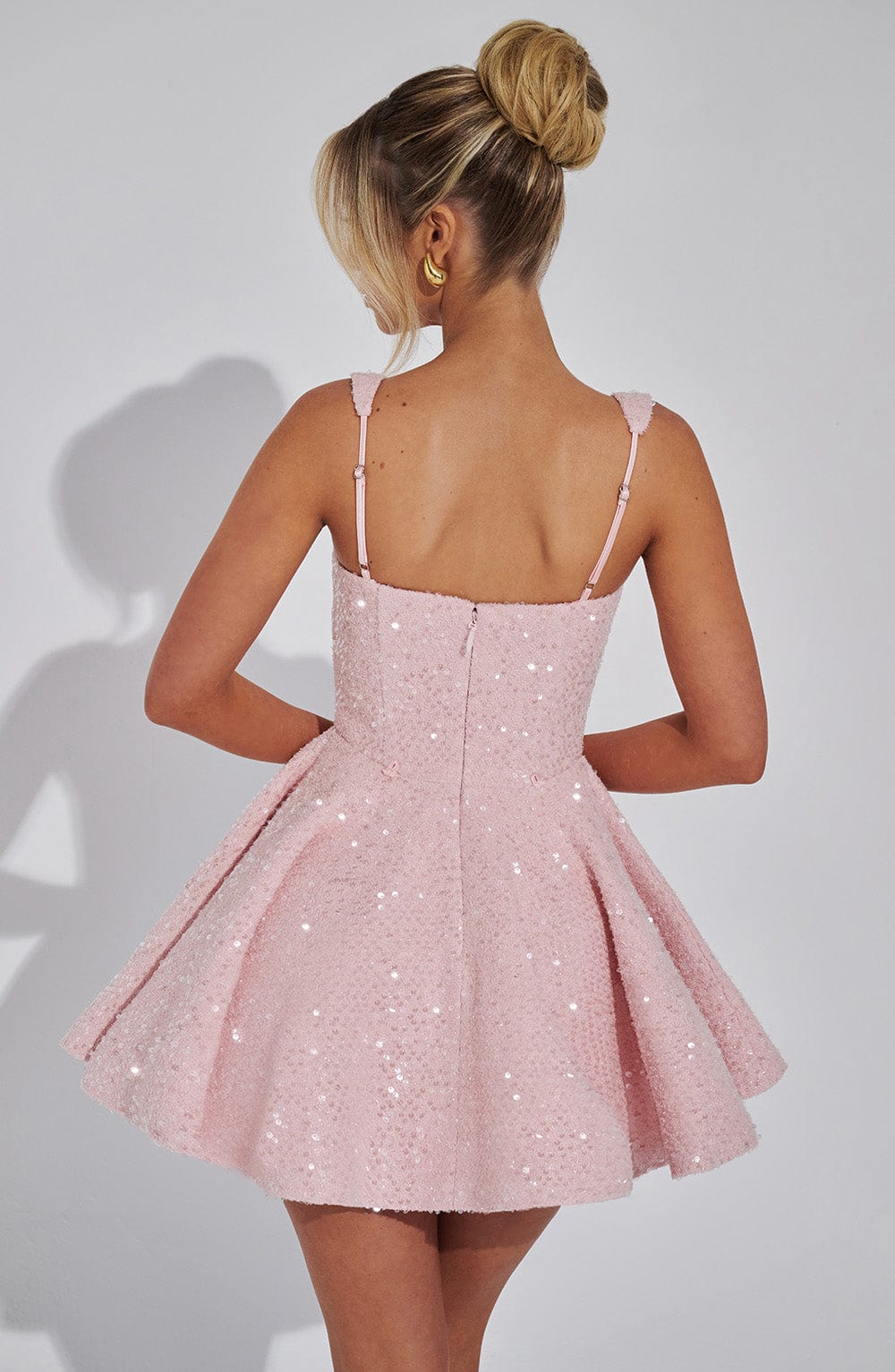 ROMY | VESTIDO DESLUMBRANTE COM LAÇO