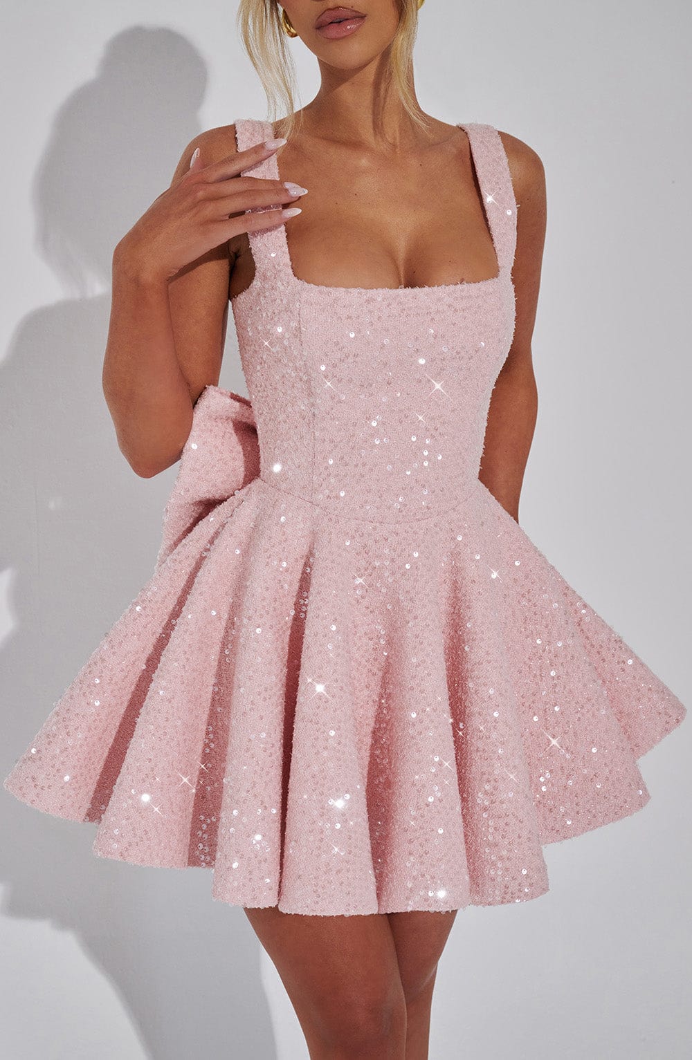 ROMY | VESTIDO DESLUMBRANTE COM LAÇO