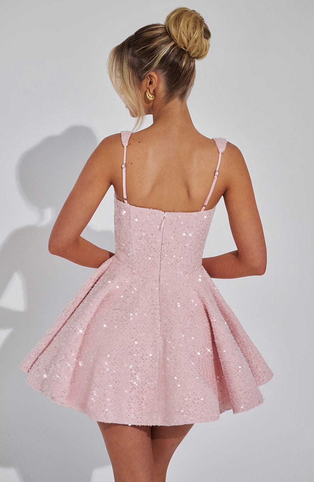 ROMY | VESTIDO DESLUMBRANTE COM LAÇO